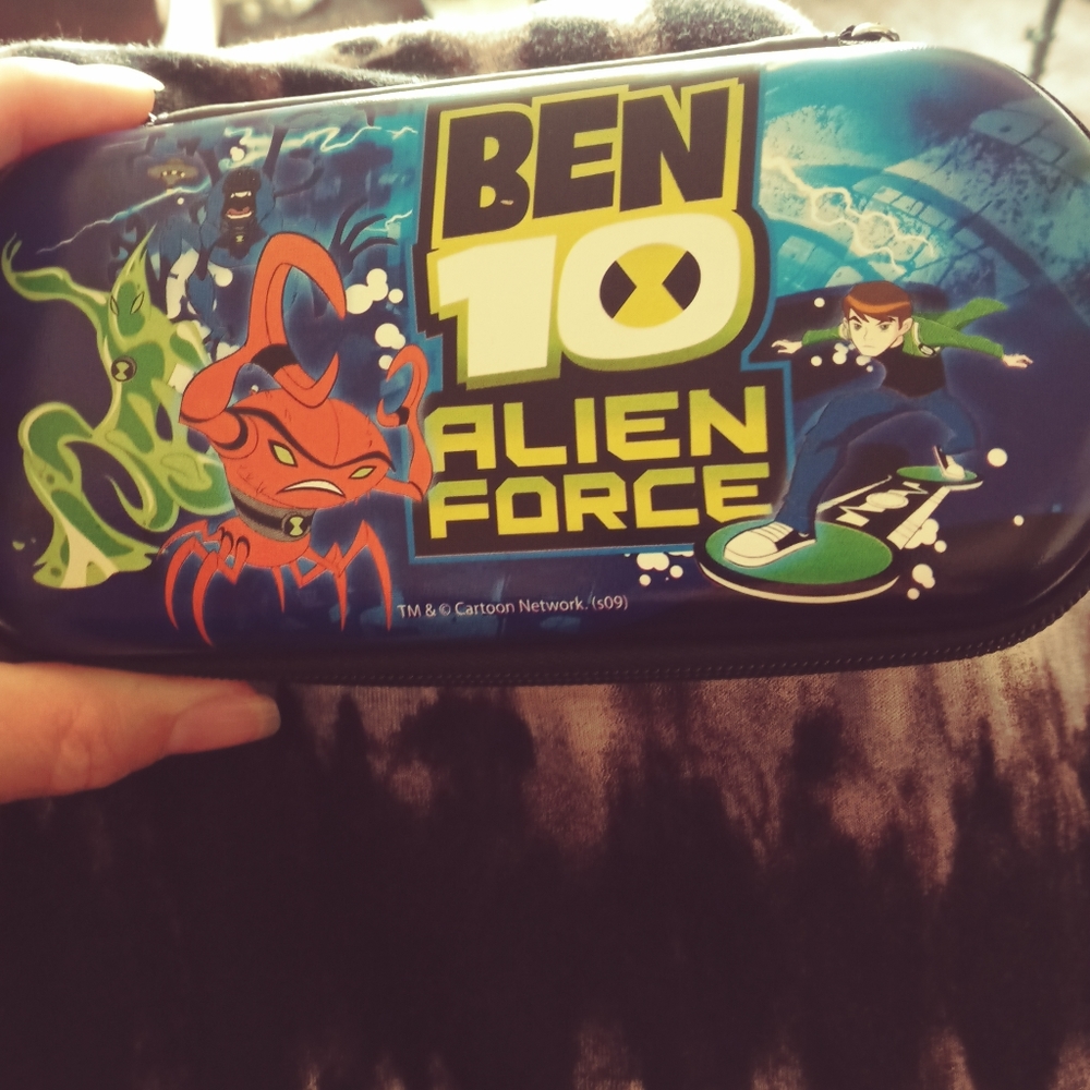 Ben 10 alien psp case with accessories